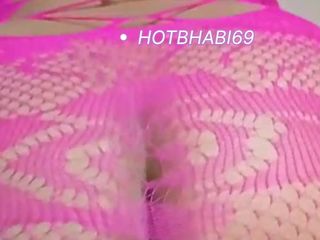 Hot Bhabi 069: Bhabi 湿热阴户和大屁股