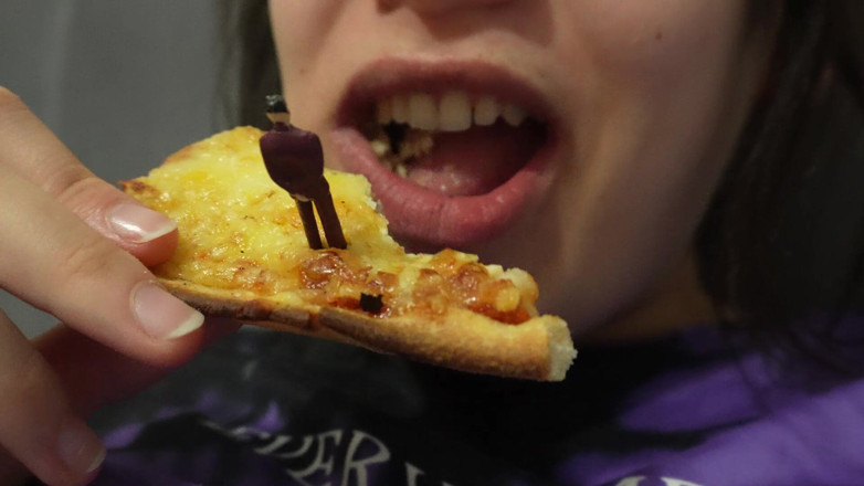 AmayaMori: Gigante pizza dinner leva uma virada selvagem homem pequeno se...