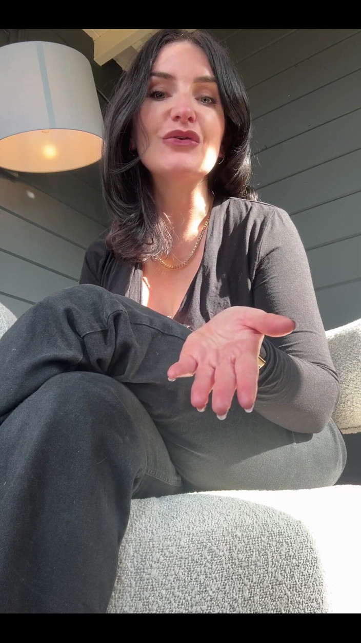 Adreena Winters: ครบกําหนดภาษีควยเล็ก!