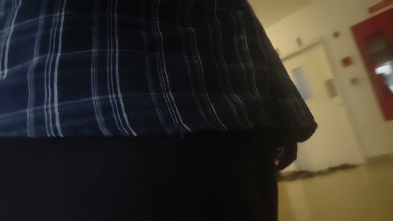 CarvingShovel: Delivery Boy Dick Flash in Lift