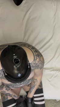Master's Fuckpig: Intenso facefucking em máscara de látex