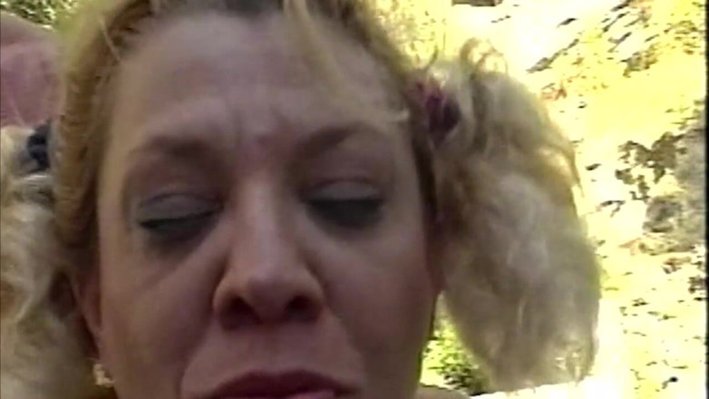 Bangora sluts: Petite Granny Takes Hard Anal Back in College