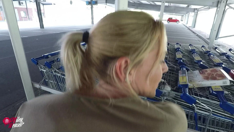 Miley Weasel: Dreist!! Fremder Typ Fickt Mich Public in Den Arsch!!