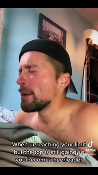 Myslel jsem, že bych měl držet moje Tiktok Vids z mých stránek, ale upřímně ... šukej to:d Je to taky