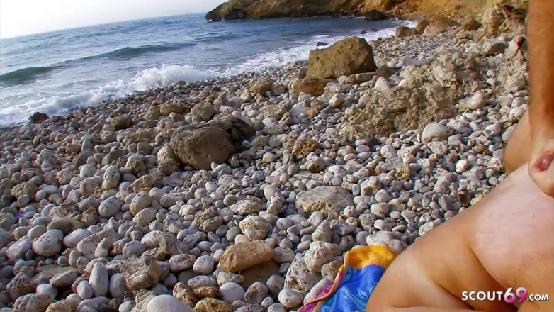 Full porn collection: Tlustá blonďatá milf dickxy zadek ošukaný cizími lidmi na pláži