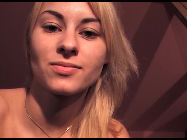 All Those Girlfriends: Blondes teen gabrielle spielt mit ihrer muschi