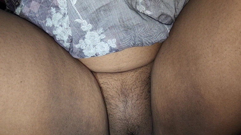 Banglavabi: Mătușă desi musulmană cu hijab fute o pizdă strâmtă frumoasă...