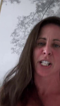 Cherie Devielle lecca il e succhia Keiran lee fino a quando non viene sborrata in faccia