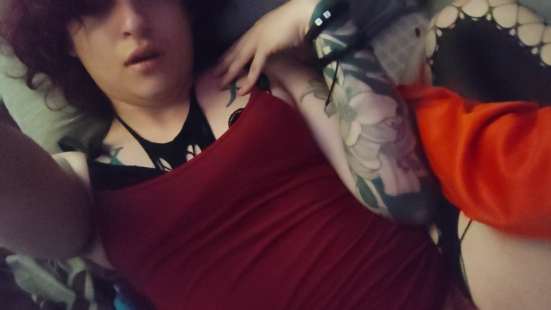 AcidSuccubus: 支配しようと服を着たが、かわいい掛ぐるい妻が私のフフをロックし、生の中出しを押し出した
