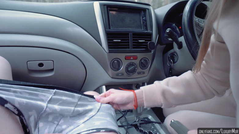 ReplayXXXLady: कॉलेज के सामने मेरी सौतेली मम्मी को चोदना - Luxurymur