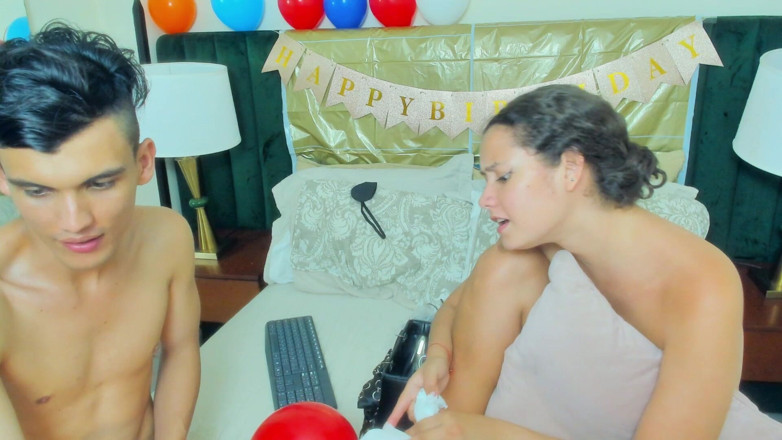 Colombianas amateur: เราเย็ดกับคู่หูของฉันตามคําขอของผู้ใช้
