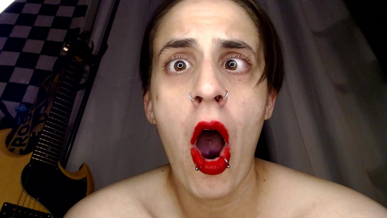 Abby Anna: Vyhoďte panenku červenou rtěnku