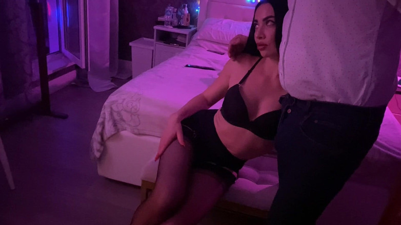 Slowly Tease: #22 (tam) naylon ve dantelli mini etek, yarağım için her şeyi yapmaya...