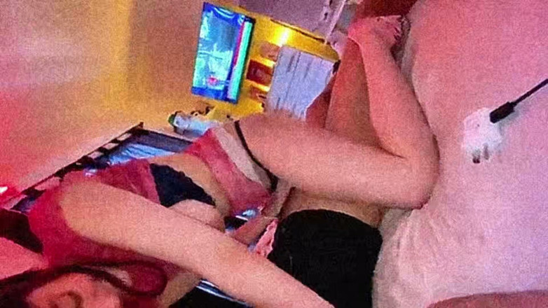 El jefe 2750: Very Cute Busty Skinny Teen Hard Sex 18yo