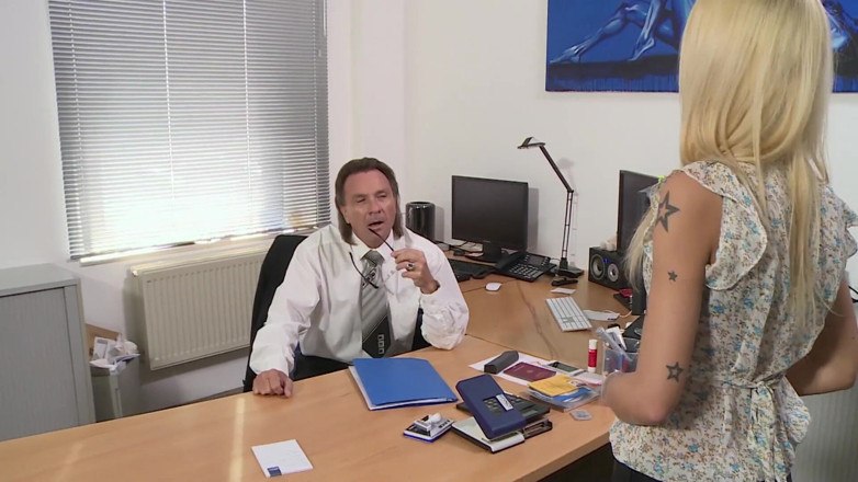 German Porn: Blonde girl fucked in the office