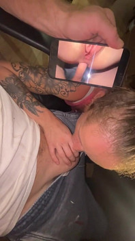 Bohatý muž slintá práce