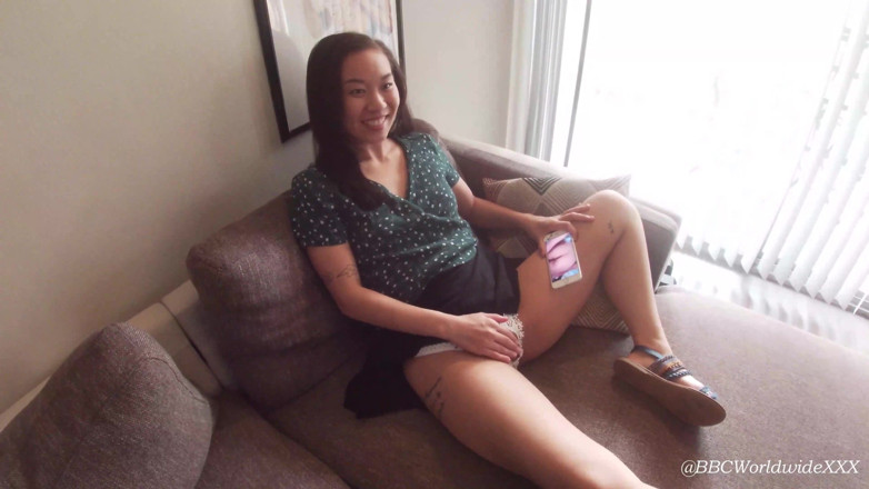 BBCWorldwideXXX: La piccola teen asiatica kimmy Kimm tradisce il fidanzato con...
