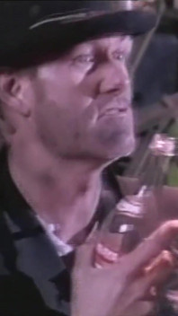 Harde pik in het strakke poesje van de sexy Duitse nymfo (volledige pornofilm)