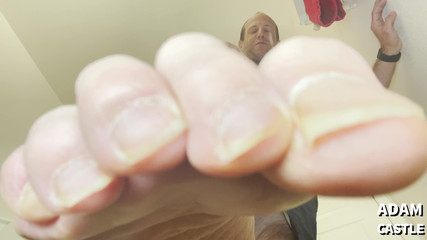 Adam Castle Solo: Shrink Feet Custom Bakış Açısı