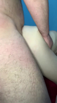 Ze krijgt haar kutje hard geneukt door haar vriendje
