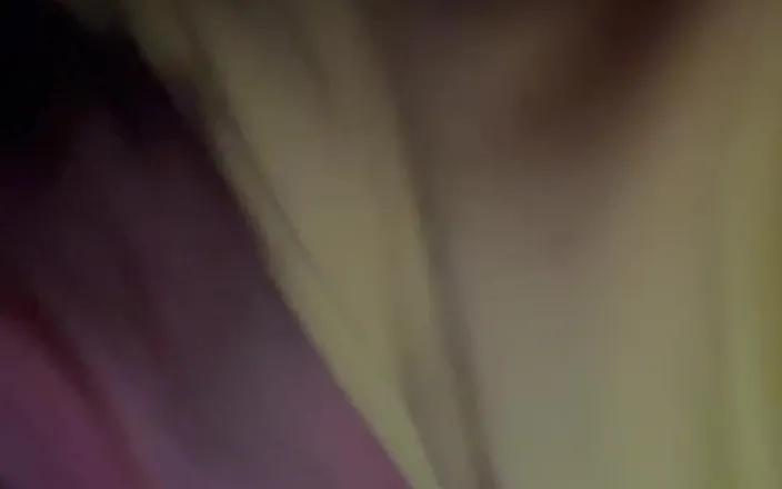 LeanBbc4u: 차 안에 앉아 오럴을 할 때