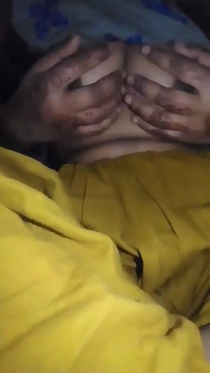 hornycoupleBD: Masturbare cu fată desi