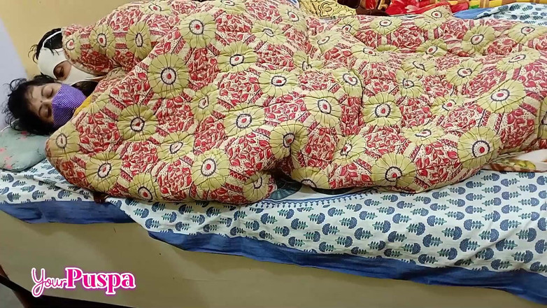 Your Puspa: Můj nevlastní syn ležel poblíž a držel mě pevně mě...