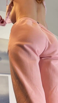 Prueba de moda sin sujetador, toda la pelirroja universitaria más caliente se convierte en un casting porno