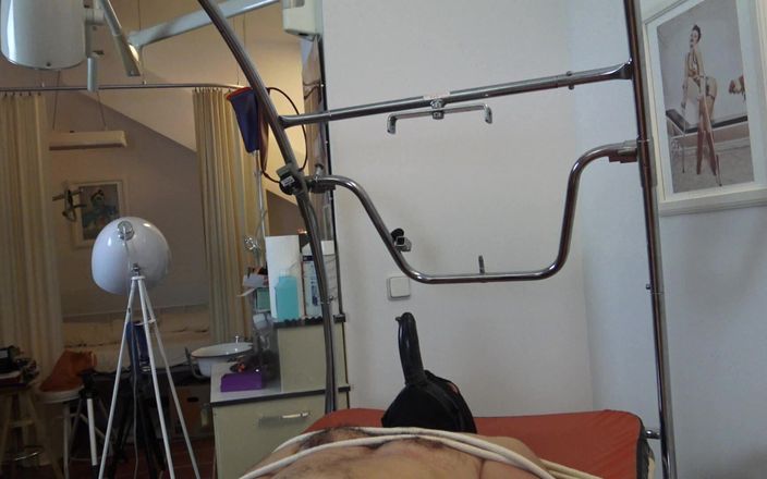 Femdom Austria: Ro stick mentre lo umilio verbale e gli sputo in...