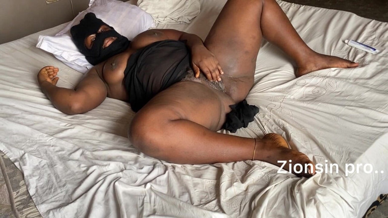 Zion: Viděli Jste Dnes Pěkný Pohled Na Černou Kundičku S Velkým Zadkem?...
