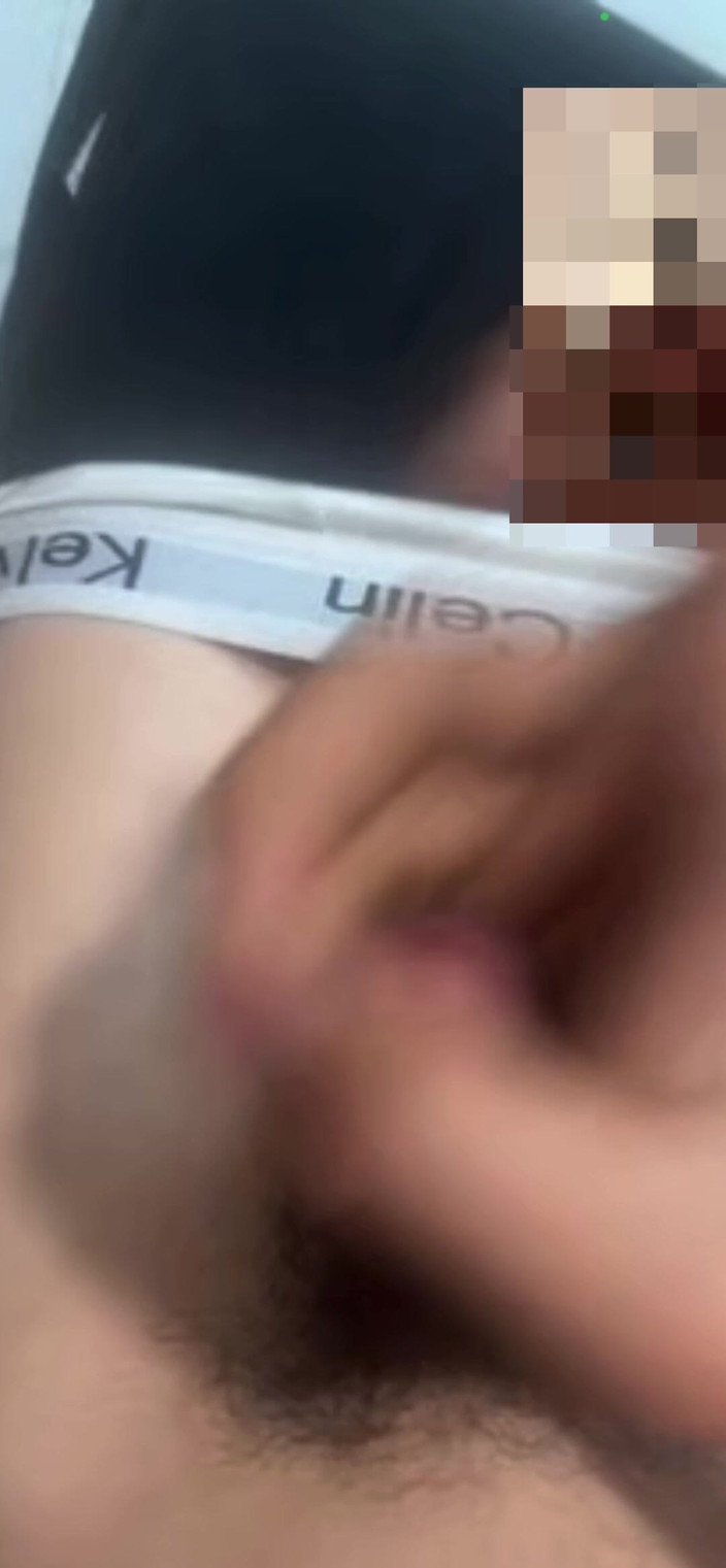 Quan Vietnam 18: Chico heterosexual de 18 años recibe un mensaje de Stanger y...