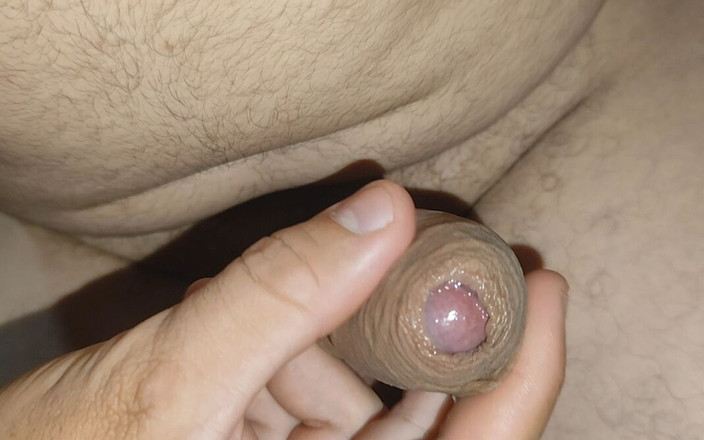 Straight Daddy Club: 할례를 받지 않은 큰 자지가 흥분으로 폭발하려고 합니다.