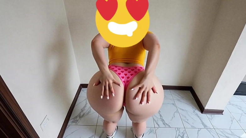 Xprohibidox1: bare koolhon vaali bare koolhon vaali mahila ise hilaate hue...