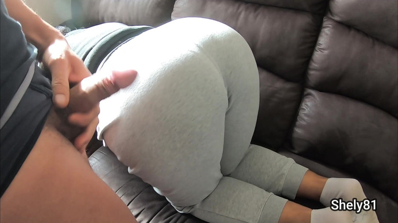 Shely81: Sousedův paroháč tam není a jeho žena mi půjčuje její zadek,...