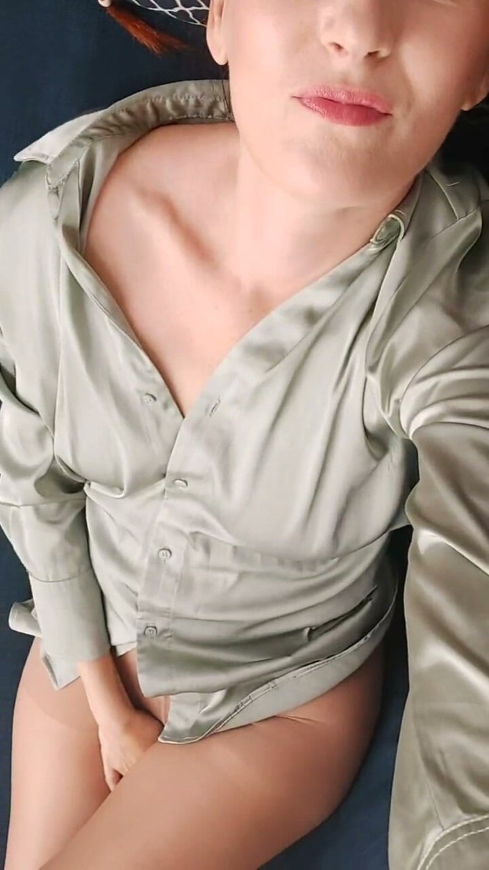 GinnaGg: Curls Shine Through Tights, Hairy Pussy in Tights
