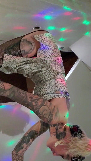 JennieLynn: Glory hole play time