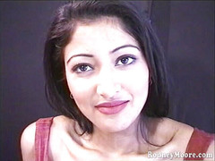 Horny Hairy Girls: Vintage mooie Indische slet met behoorlijk harig bosje Nadia Nyce