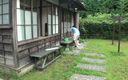 Vulture: Ramasser des vieux fermiers dans leur cinquantaine à Ikebukuro - Chie Iwahita