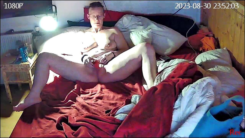 KittieNoOne: Застукали за мастурбацией, пока разговаривал по телефону