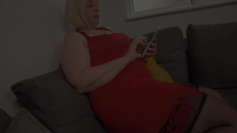 MattyFacial: Hàng xóm đụ máy bay bà già nứng với chồng đang ở trên...