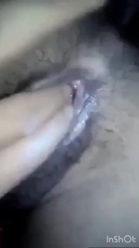 Awek desi sangat miang untuk cuckold teman lelaki dalam pepeknya supaya dia mula menggesel pepeknya