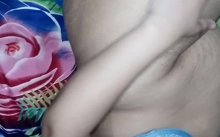 Sexy Yasmeen blue underwear: Je suis une fille desi