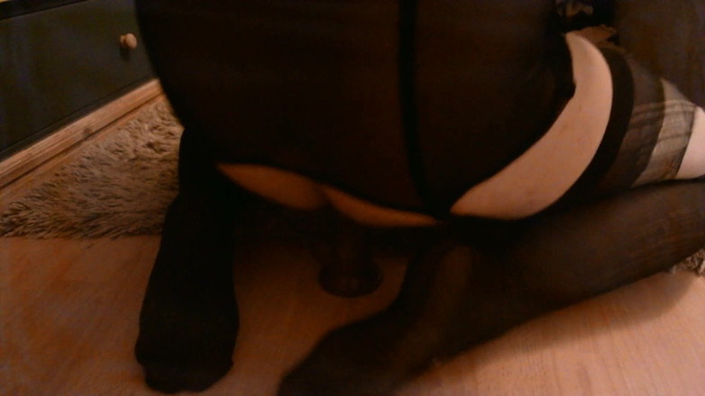 Slutsamxxx: Sissy šuká své dildo jako děvka