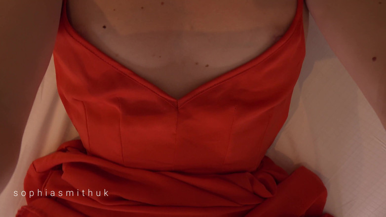 SophiaSmithUK: Шовкова сукня, трах від першої особи