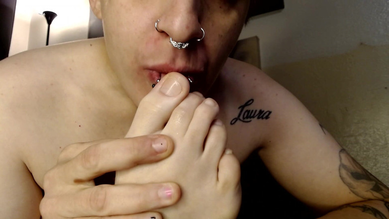 Abby Anna: Abby Sucking Her Long Toes No Polish
