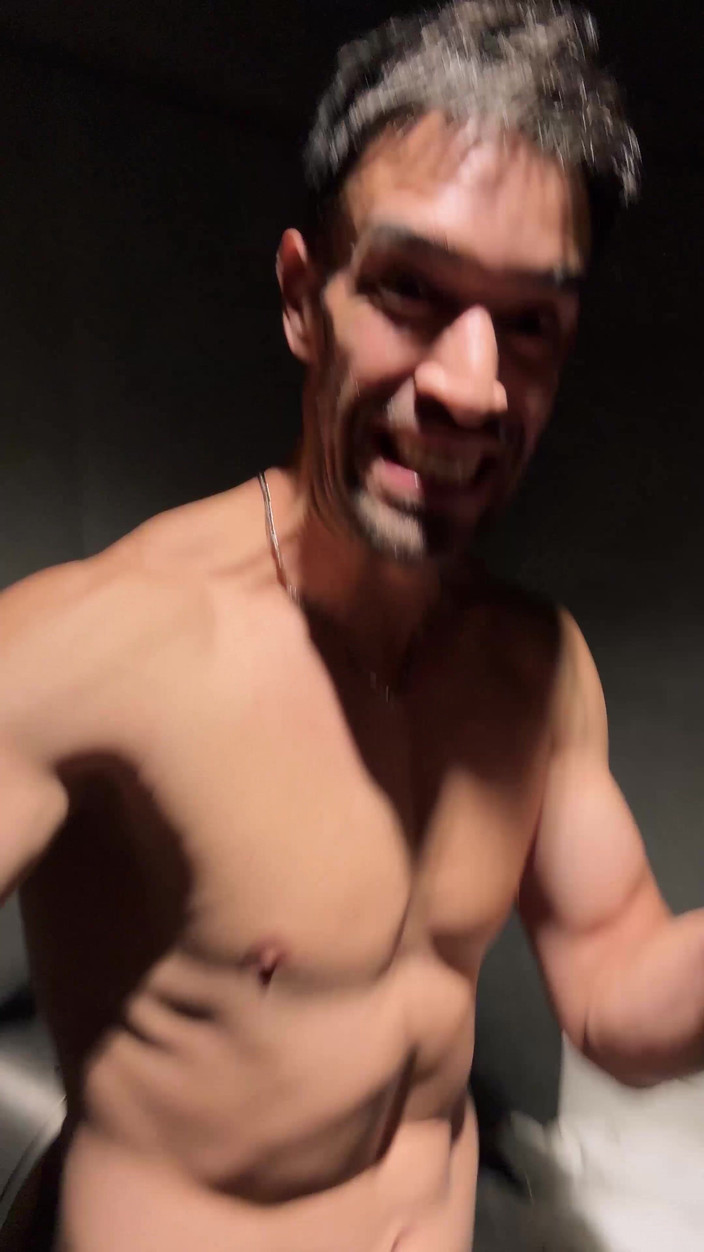 Paul Williams: Expunere la baie