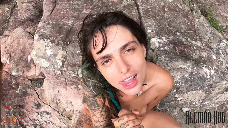 Alemao Hub: Wild Forest Fuck with Hot Babe