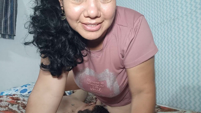 Valkyrieandluigy: 坐在我脸上的漂亮女孩