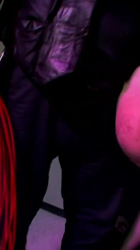 Dva chlapi a sexy BDSM s badass sexy holky