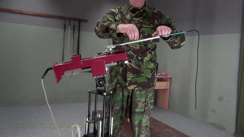 The Spanking Machine: Lola5 Spanking Machine - Holá záda Bičování